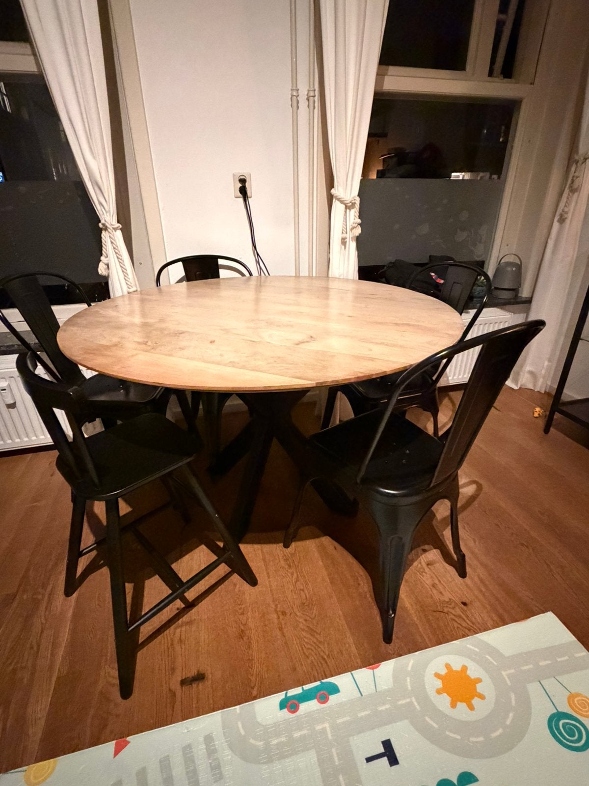 Large Oval Wooden Dining Table – Modern Design, Huis en Inrichting, Ophalen, Zo goed als nieuw, Rechthoekig, 50 tot 100 cm