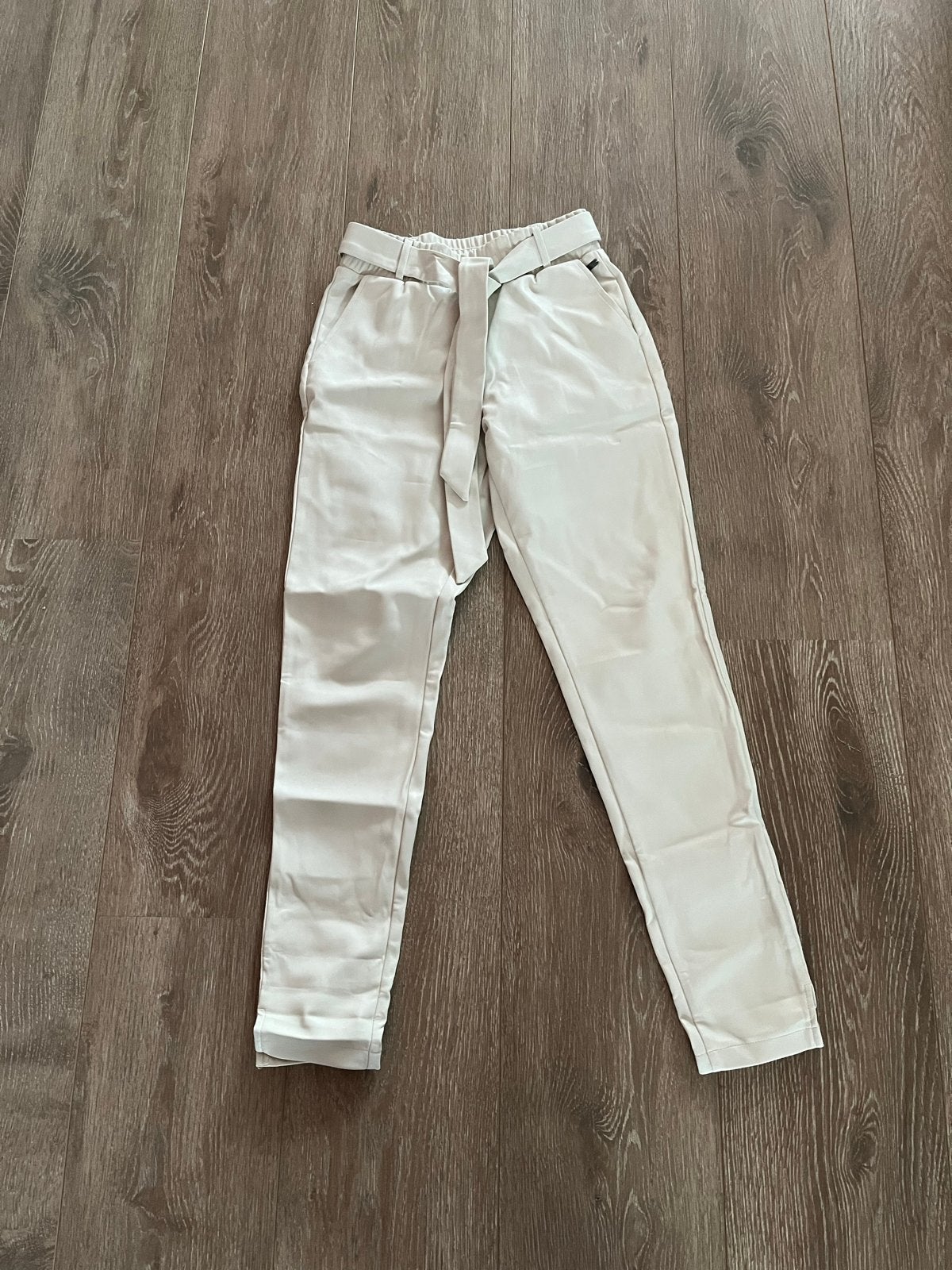 Ambika kunstleren broek maat XS, Kleding | Dames, Ophalen of Verzenden, Zo goed als nieuw, Maat 34 (XS) of kleiner, Beige