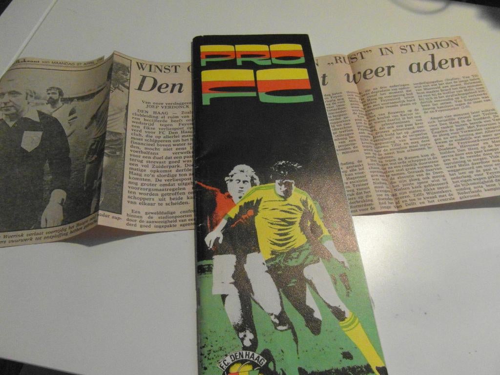 voetbal programma fc den haag feyenoord 25/26 april 1981, Ophalen of Verzenden, Zo goed als nieuw, Feyenoord, Boek of Tijdschrift