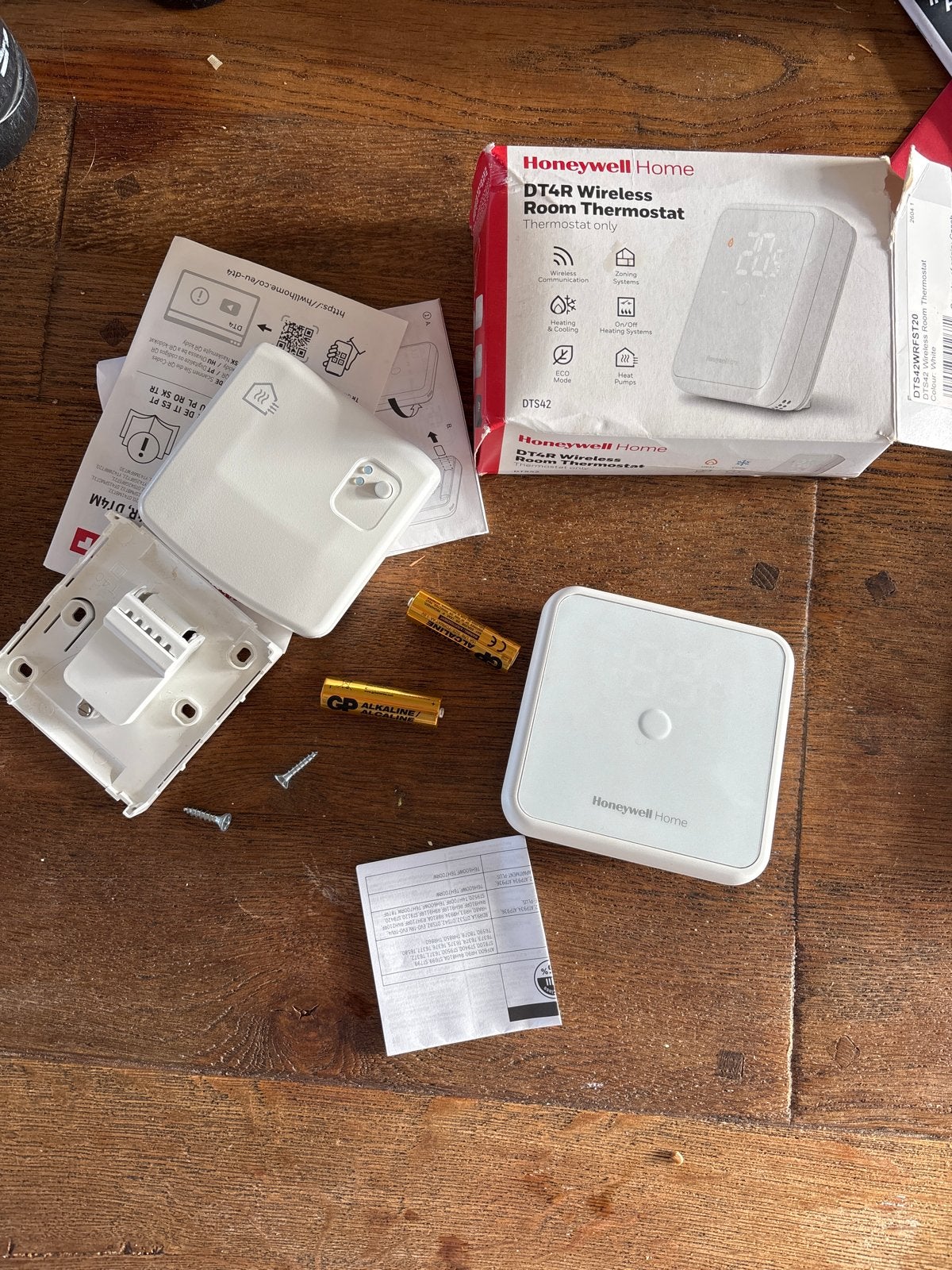 Honeywell Home DT4R Draadloze Kamerthermostaat, Ophalen of Verzenden, Slimme thermostaat, Zo goed als nieuw