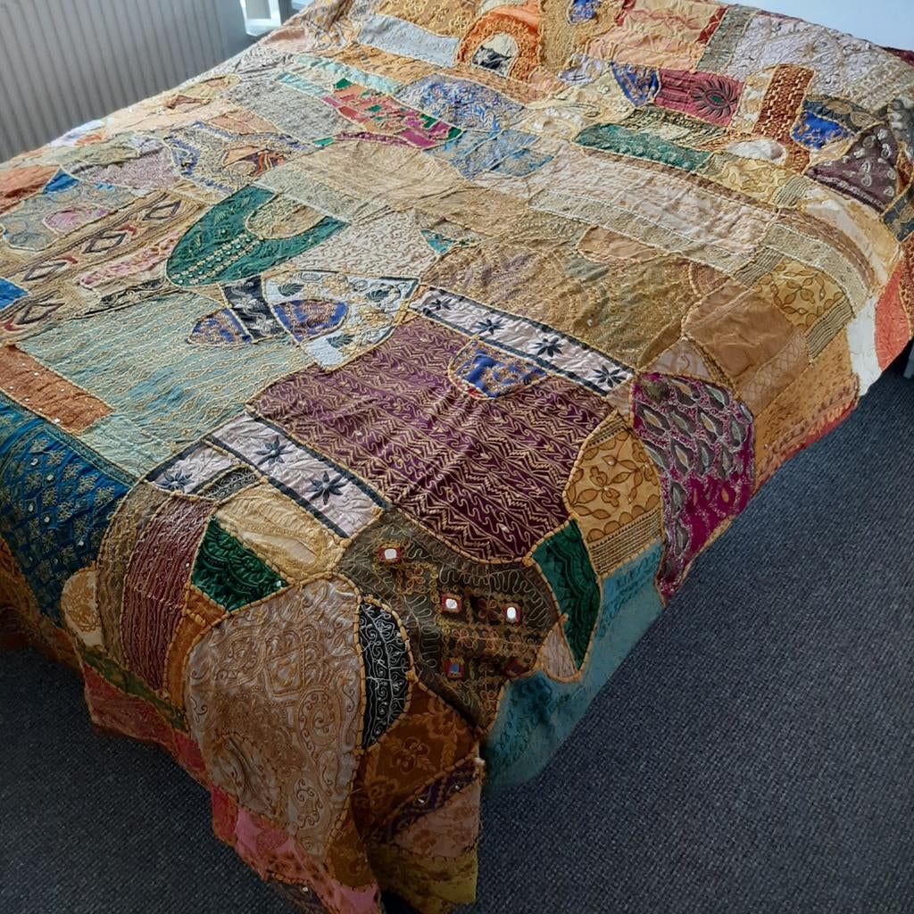 Handgeborduurd Oosters kleed, Ophalen of Verzenden, Stof