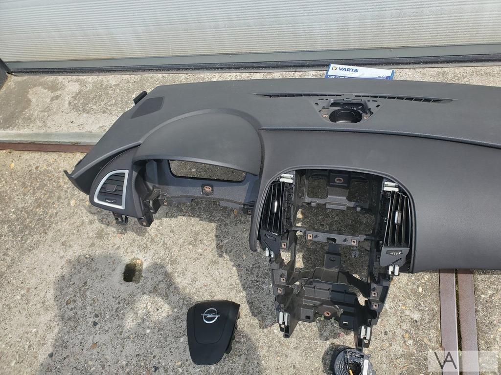 Opel Astra J 2009 tot 2015 airbag set met dashboard €100, Auto-onderdelen, Dashboard en Schakelaars, Gebruikt, -, -, Opel
