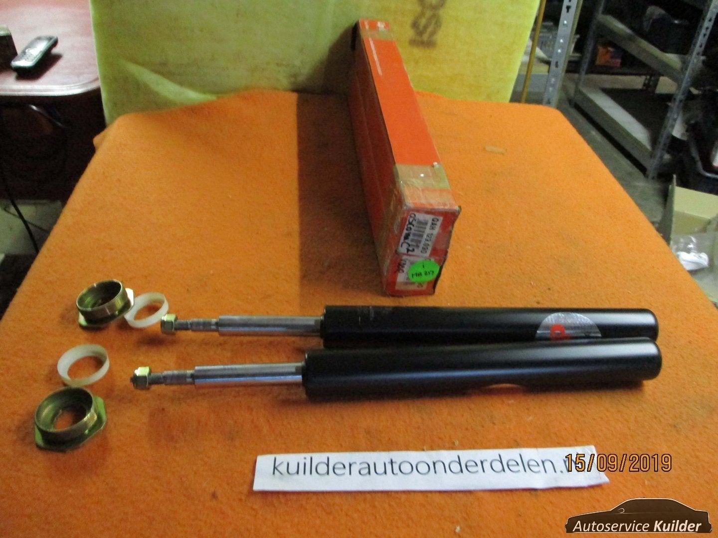 Nieuw set schokdempers voorz Opel Ascona C QH Oliedruk, -, -, Opel, Nieuw