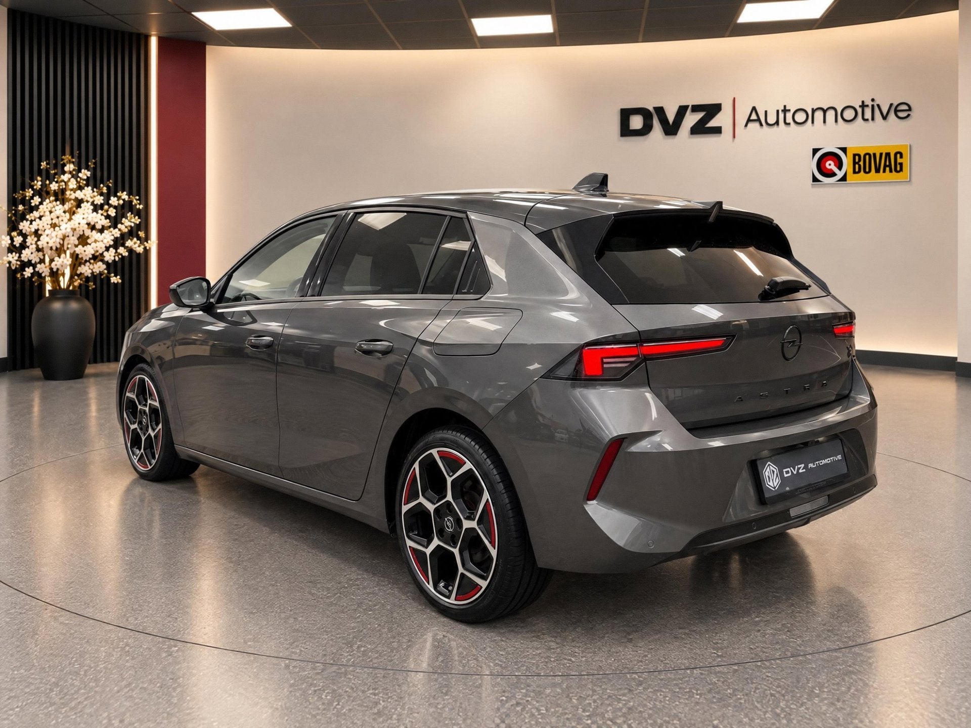 Opel Astra 1.6 Hybrid GS Line 180PK PHEV | SOH 100% | 360 Ca, Auto's, Dealer onderhouden, Gebruikt, 4 cilinders, Leder en Stof