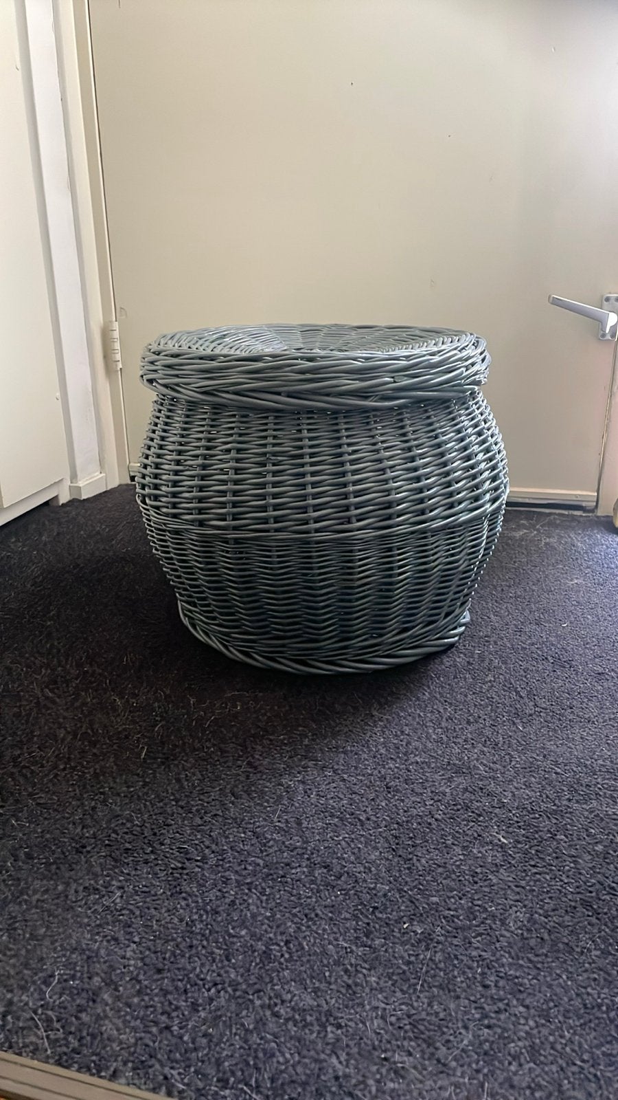 Ronde rieten mand met deksel grijs, Ophalen, Gebruikt, Mand, Rond