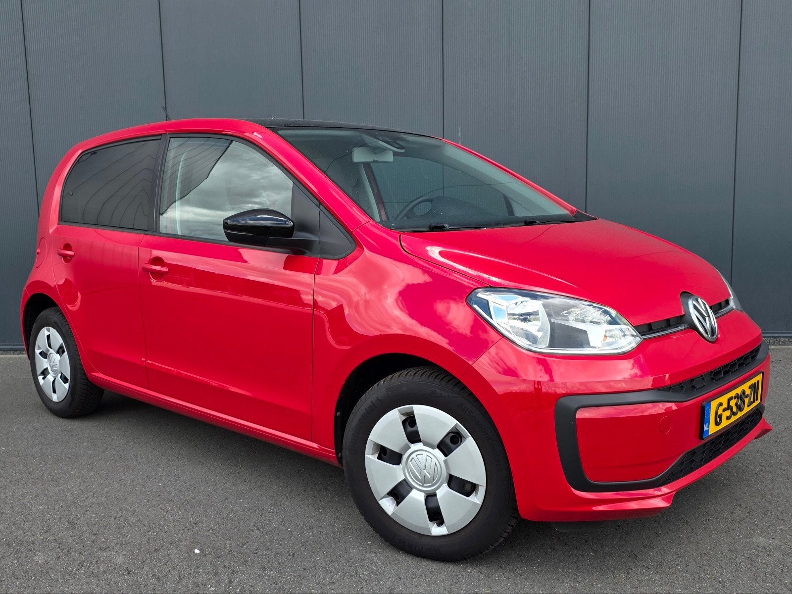 Volkswagen up 1.0 BMT move 2020 AIRCO/ ZWARTDAK/ NAP, Auto's, Voorwielaandrijving, Stof, 4 stoelen, Origineel Nederlands