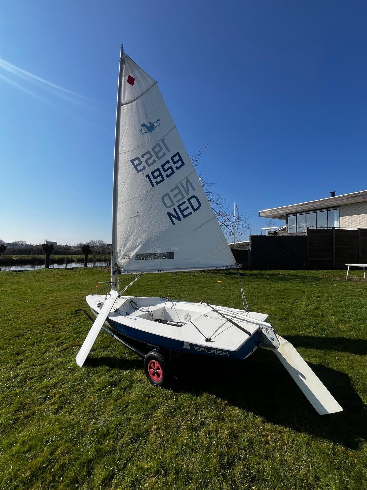 Splash zeilboot met trailer - Zo goed als nieuw, Ophalen