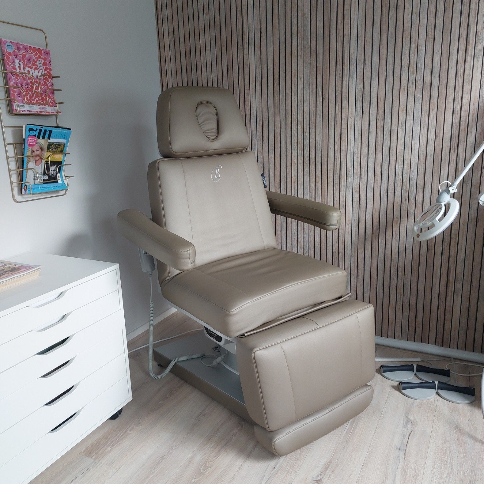 Bellezi Silk Evo S4 behandelstoel met verwarming, Ophalen