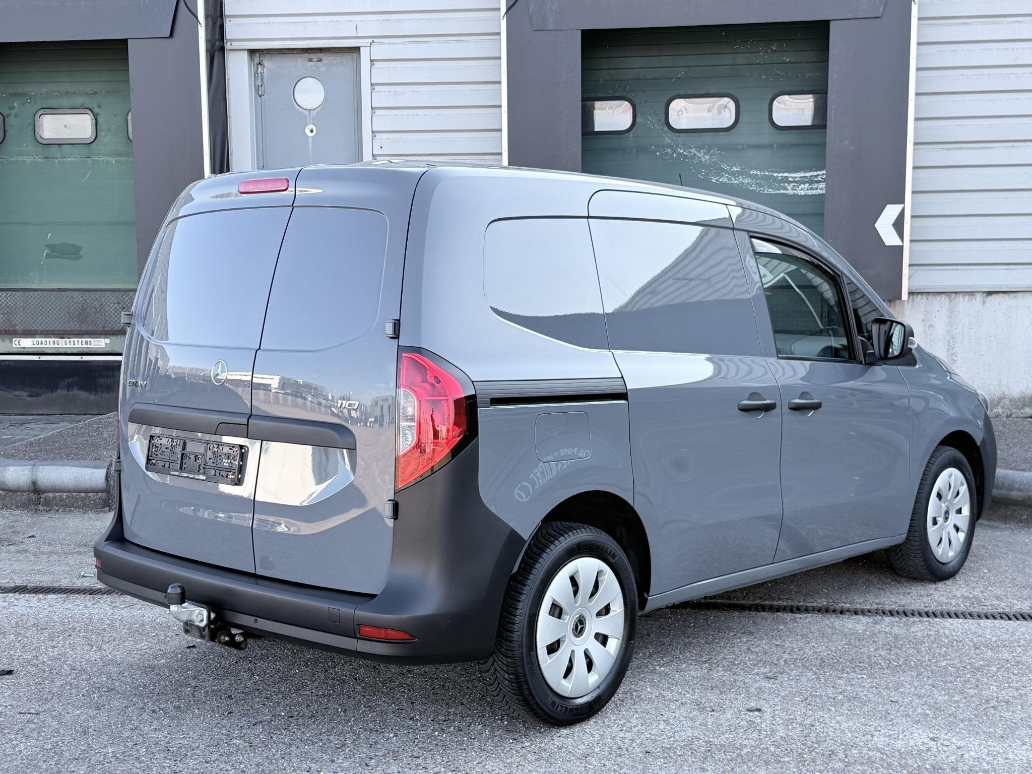 Mercedes-Benz Citan 110 L1 Pro | benzine | trekhaak met 1500, Auto's, Voorwielaandrijving, Gebruikt, 4 cilinders, 700 kg