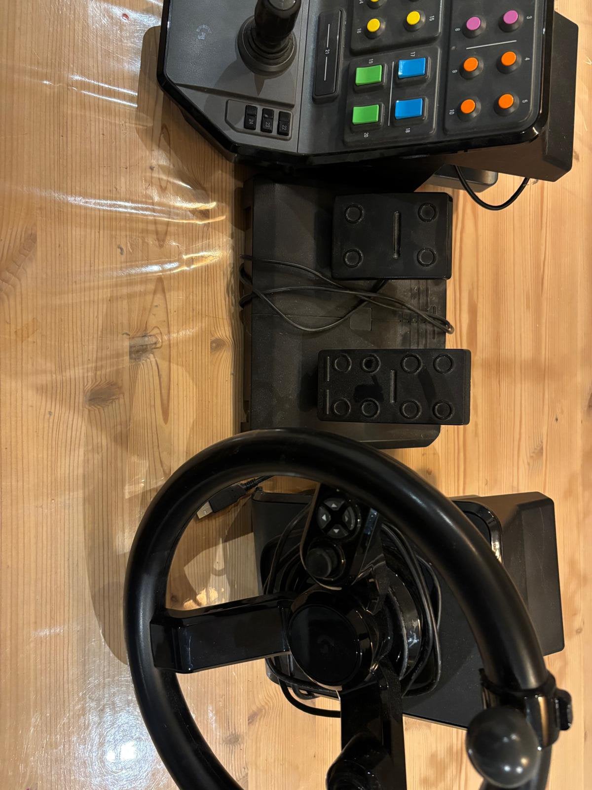 logitech farming simulator side panel en pedalen en stuur, Computers en Software, Ophalen of Verzenden, Zo goed als nieuw