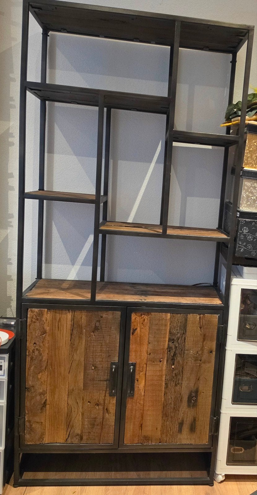 kast konan Haco, Ophalen, Met plank(en), Teakhout, 50 tot 100 cm