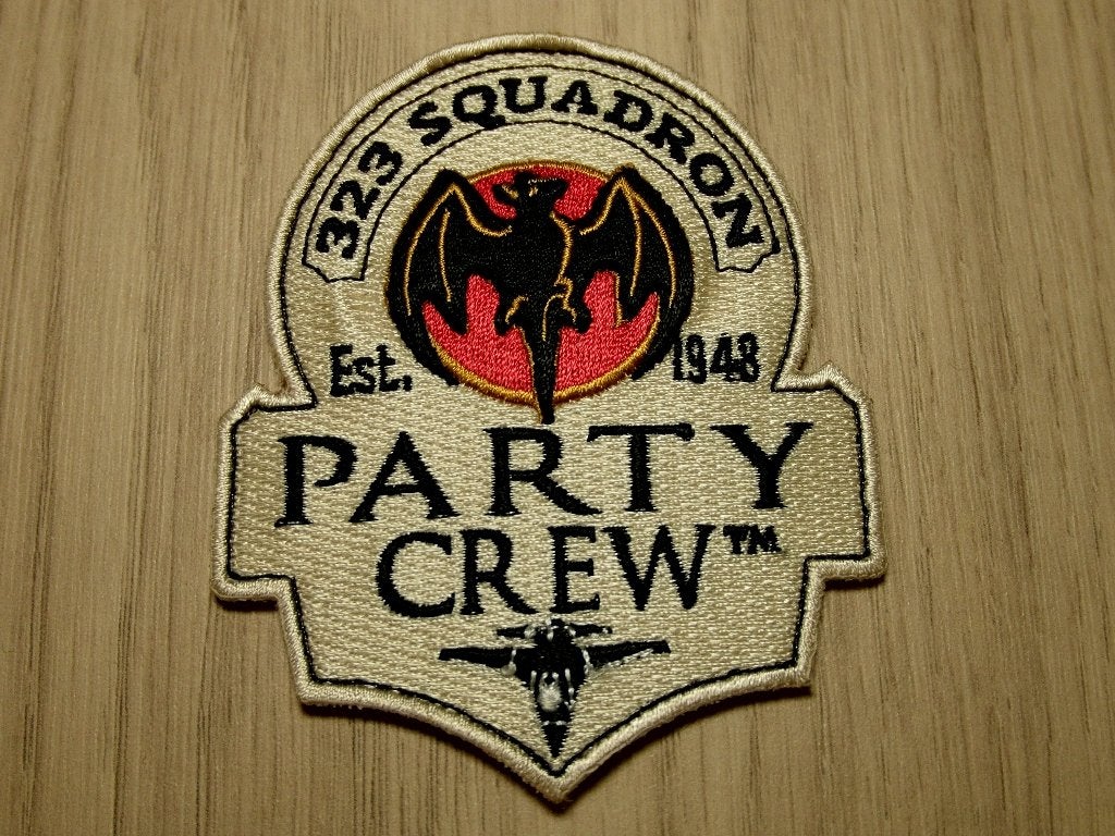 Patch RNLAF 323 Squadron Party Crew, Verzenden, Luchtmacht, Nederland, Embleem of Badge