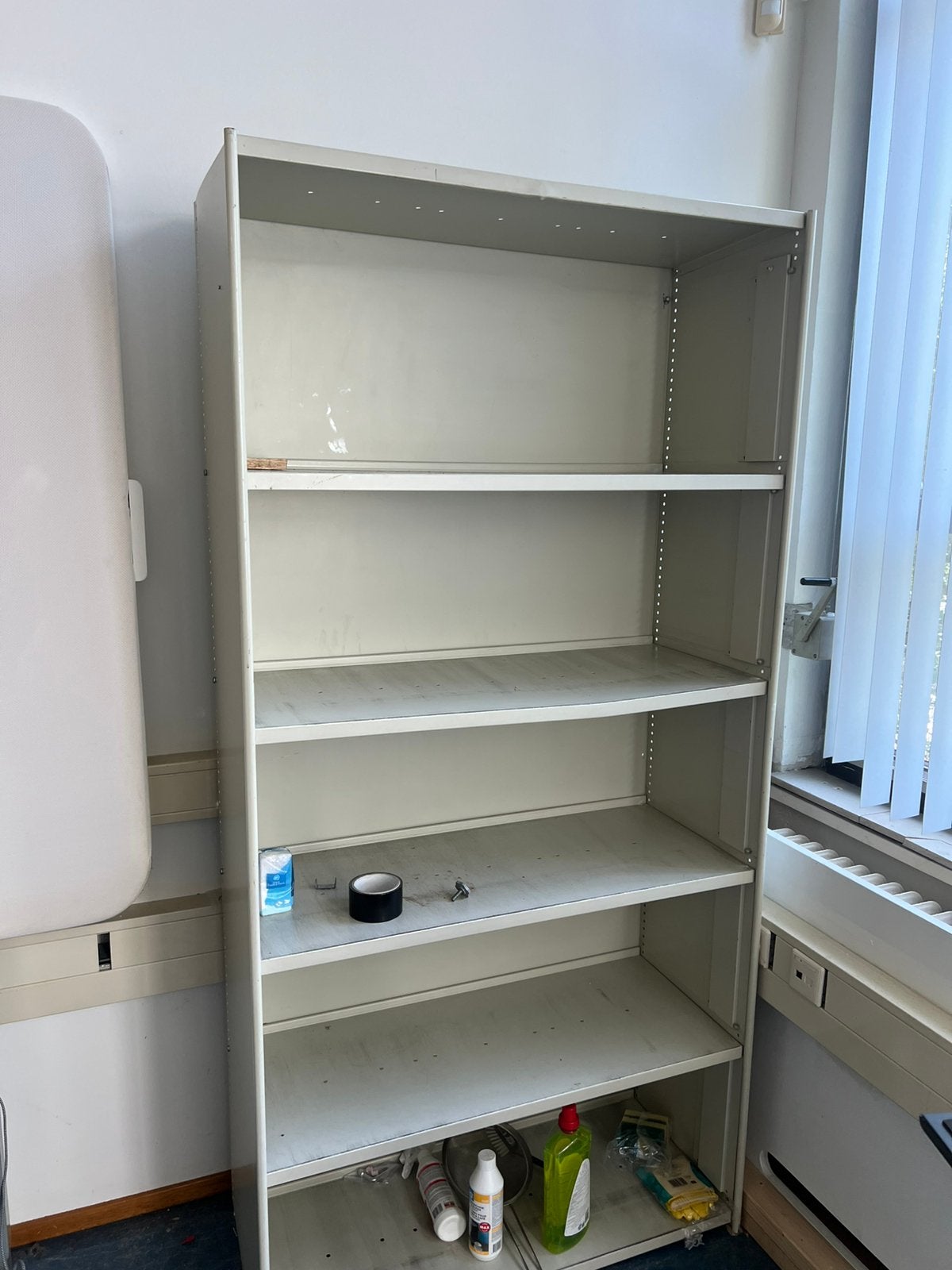 Ijzeren Kast gratis ophalen, Huis en Inrichting, Kasten | Roldeurkasten en Archiefkasten, Ophalen, 50 tot 100 cm, Zo goed als nieuw