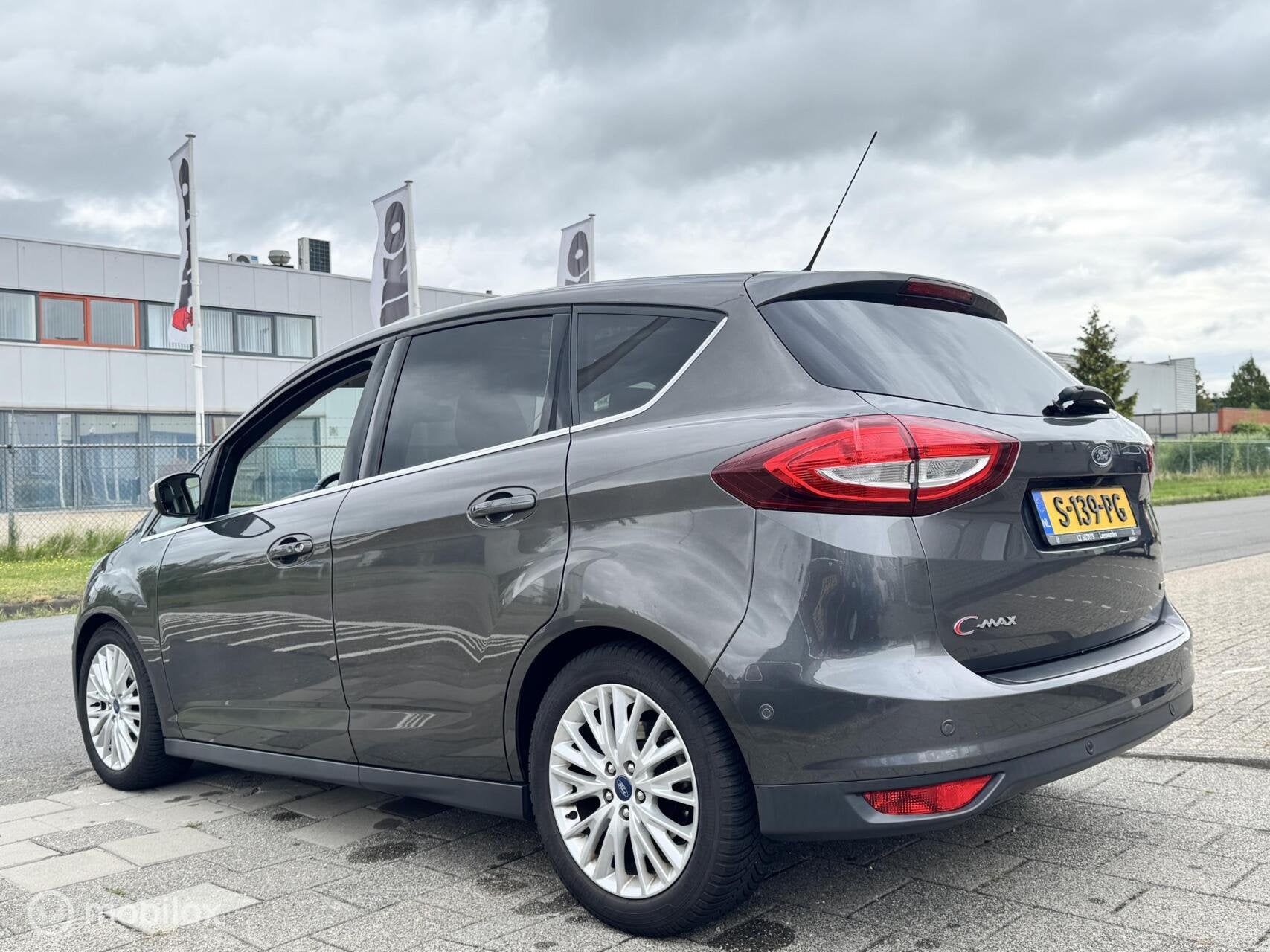 Ford C-Max 1.5 Titanium|Keyless Pano ½ Leer Camera Xenon LE, Voorwielaandrijving, 1498 cc, Euro 6, 4 cilinders