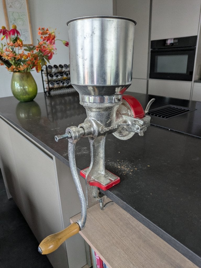 Moutmolen van gietijzer, Ophalen, Zo goed als nieuw