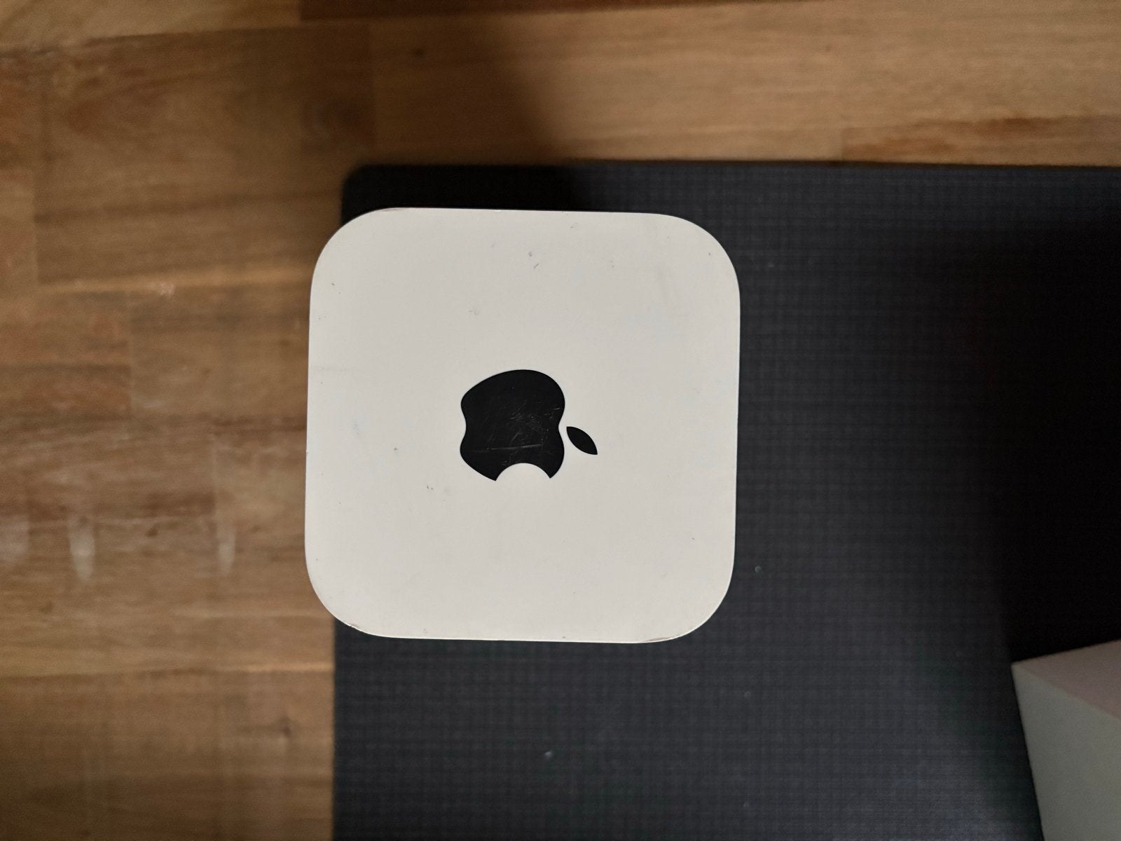 Apple AirPort Extreme A1521 Router met voeding en doos, Computers en Software, Routers en Modems, Router, Apple Distribution International Ltd. Hollyhill Industrial Estate Hollyhill, Cork T23 YK84 Ireland