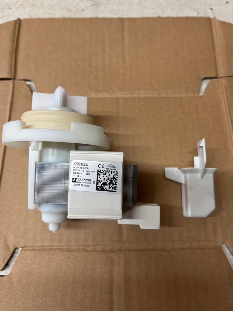 Miele Afvoerpomp DP826-376 10309780 Wasmachine Onderdeel, Ophalen of Verzenden, Zo goed als nieuw, Metaal of Aluminium
