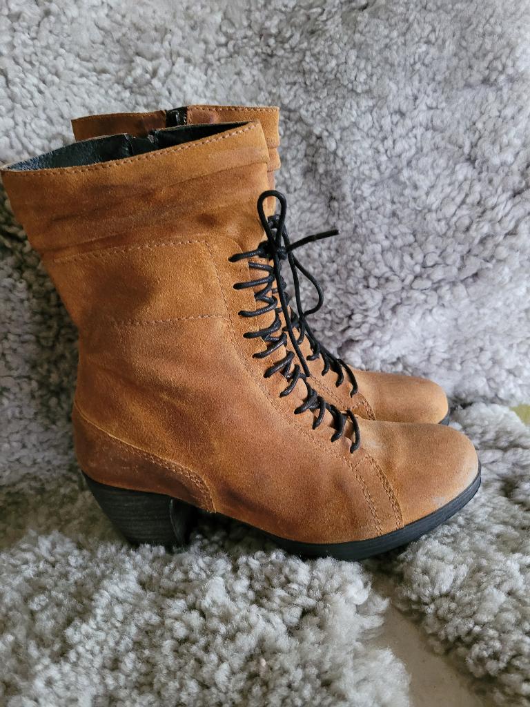 Mooie gele WOLKY Laarsjes / LAARZEN / Enkellaarzen Maat: 38, Kleding | Dames, Schoenen, Wolky, Geel, Lage of Enkellaarzen, Ophalen of Verzenden