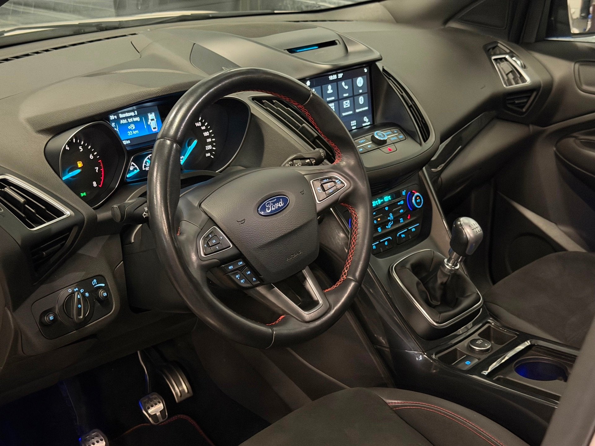 Ford Kuga 1.5 EcoBoost ST Line XENON/NAVI/CRUISE/SFEERV/CARP, Voorwielaandrijving, Euro 6, 4 cilinders, 150 pk