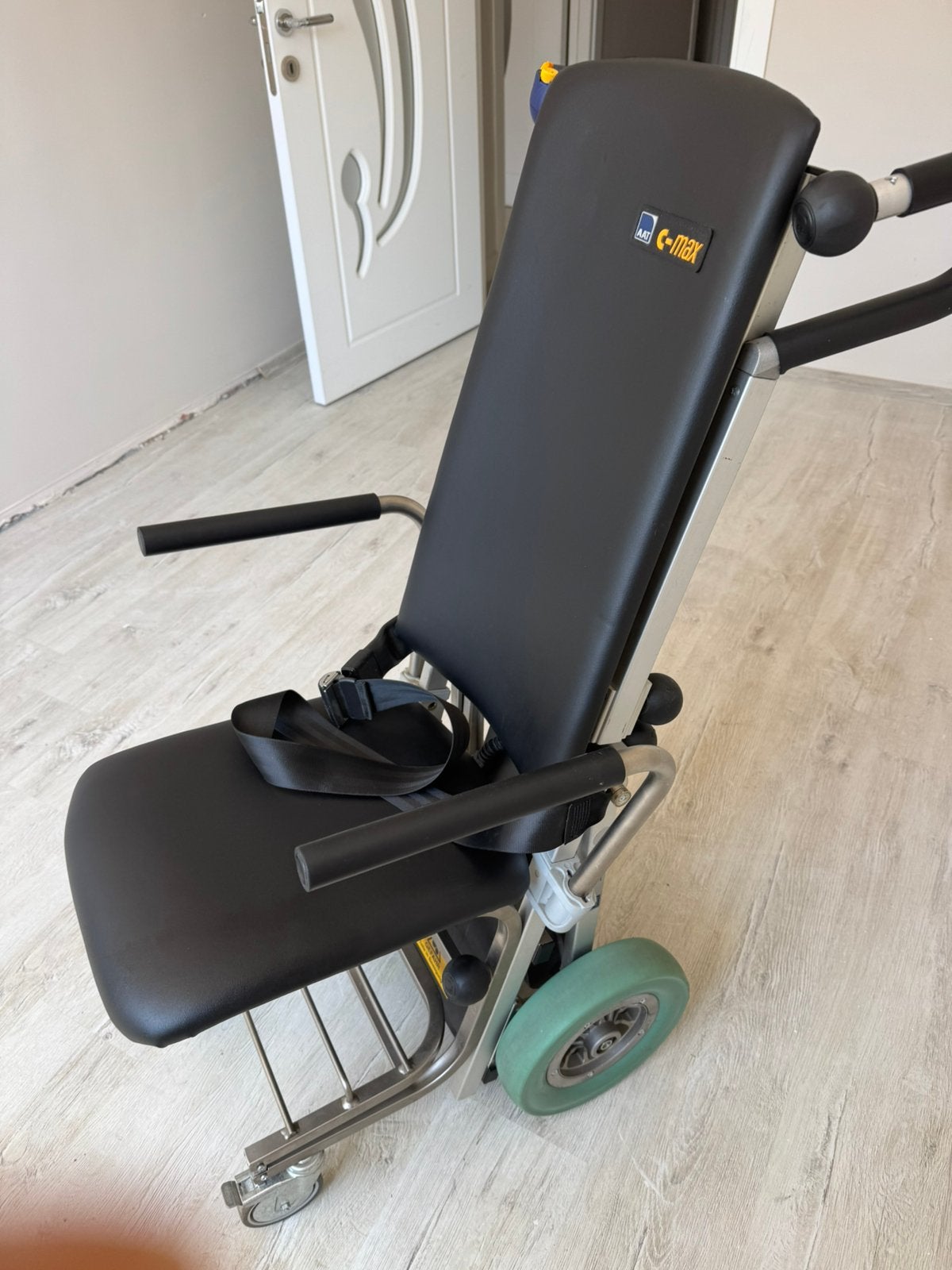 AAT C-Max Elektrische trapklimmer traplift, Diversen, Trapliften, Ophalen of Verzenden, Zo goed als nieuw