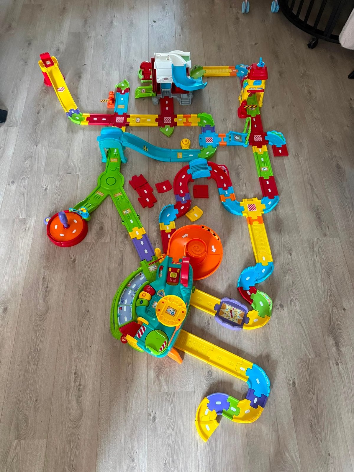 Grote Vtech Toet Toet Auto's Baan Set met Brandweerkazerne, Ophalen, Gebruikt, 2 tot 4 jaar