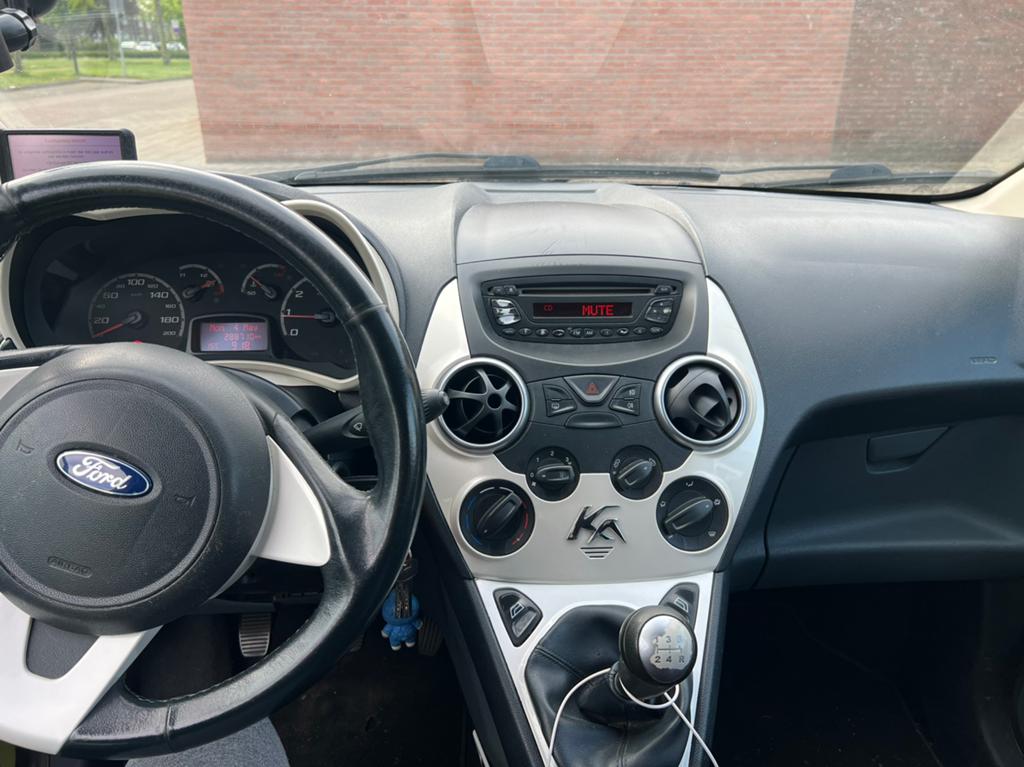 Ford Ka 1.2 51KW 2010 Groen, Voorwielaandrijving, 1242 cc, 4 cilinders, 4 stoelen