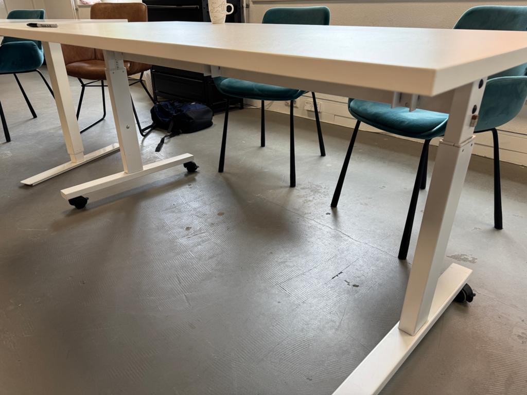 Bureaus / kantoor tafels 6 verstelbaar, Huis en Inrichting, Bureaus, Ophalen, Gebruikt