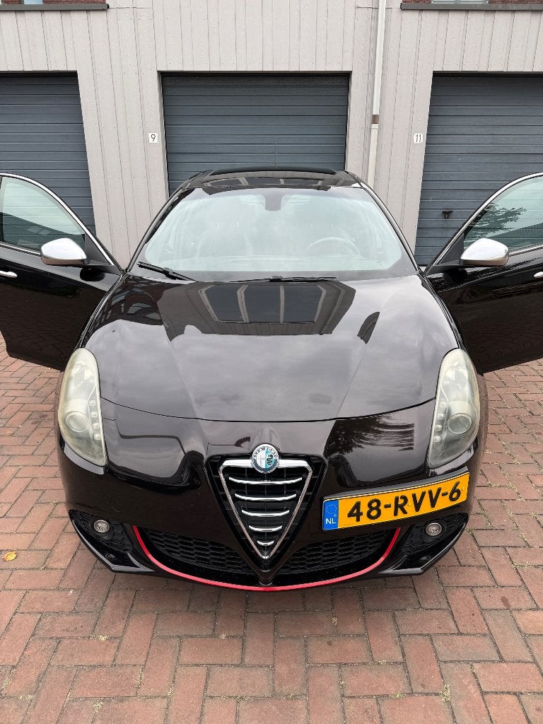 Alfa Romeo Giulietta 1.4 Turbo Multi AIR 2011 Zwart, Voorwielaandrijving, 4 cilinders, Leder en Stof, Zwart