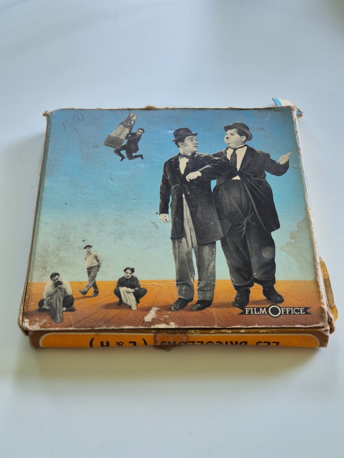 Vintage 8mm film met Laurel & Hardy en Charlie Chaplin, Audio, Tv en Foto, Filmrollen, Ophalen of Verzenden, 8mm film