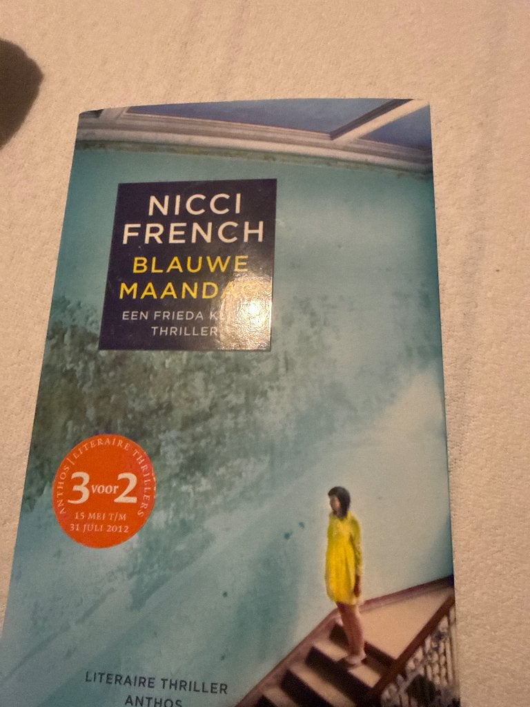 Blauwe maandag, Nicci French, Ophalen of Verzenden, Zo goed als nieuw, Nederland