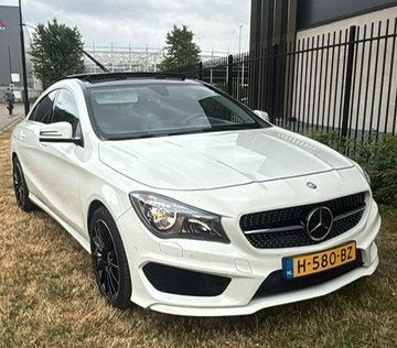 Mercedes-CLA 180 AMG styling, sport- en night pakket., Auto's, Mercedes-Benz, Voorwielaandrijving, CLA, 4 cilinders, Leder en Stof
