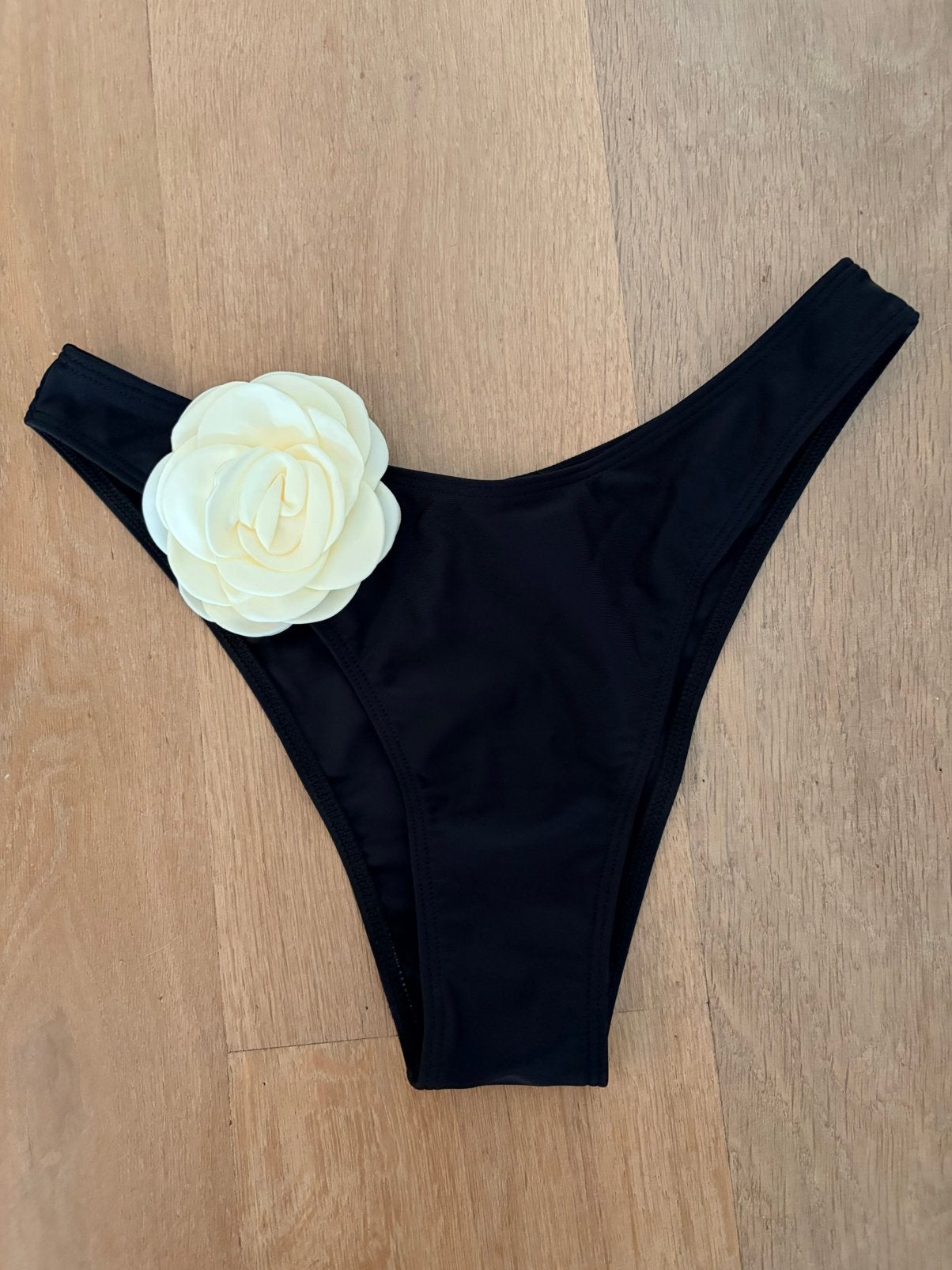 Shein bikini broekje met roos zwart maat Small NIEUW!!!, Kleding | Dames, Badmode en Zwemkleding, Ophalen of Verzenden, Nieuw