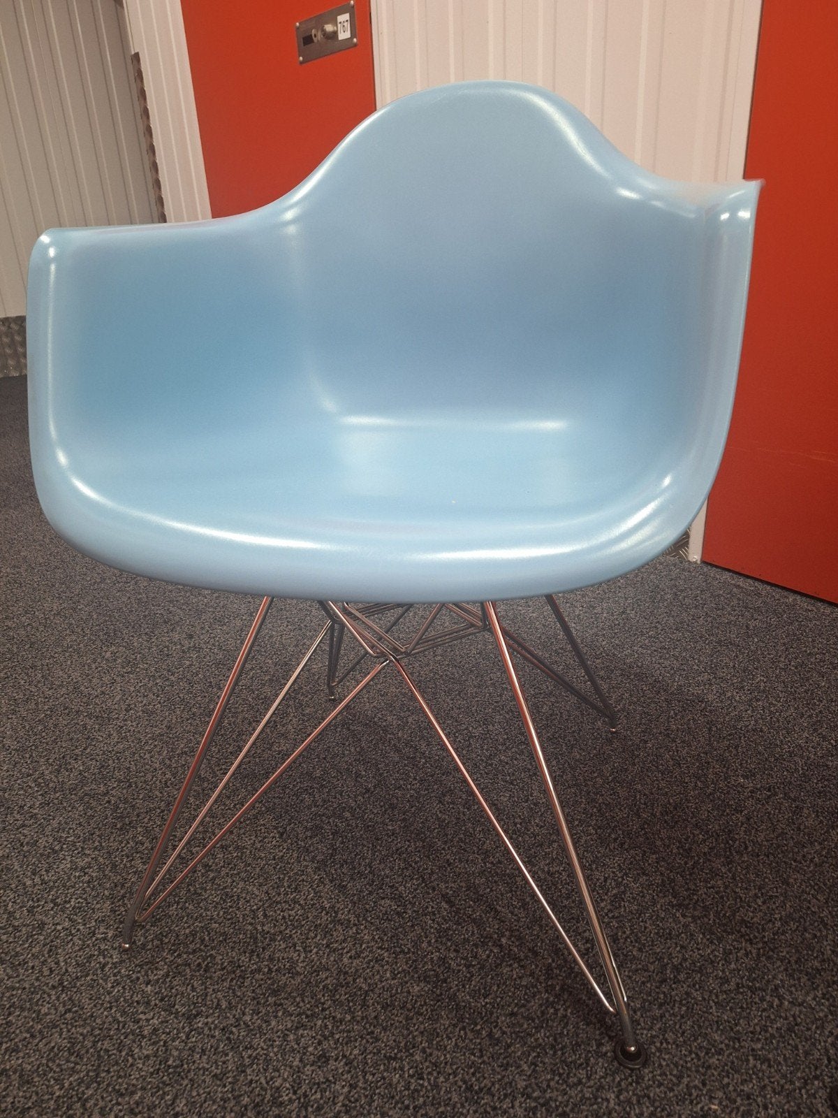 Vitra Eames Plastic kuipstoelen x 3 stuks, in zwart en blauw, Huis en Inrichting, Stoelen, Ophalen, Gebruikt, Drie, Zwart