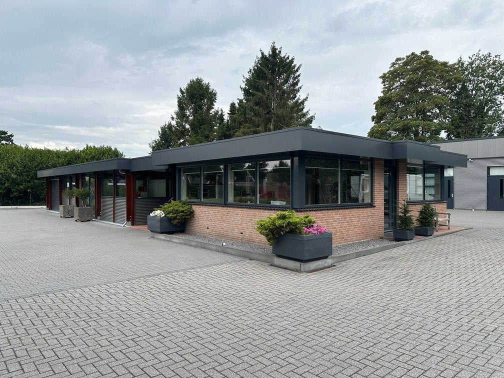 TE KOOP/TE HUUR  bedrijfspand -  ca.700m2 - perceel ±2400m2, Zakelijke goederen, Bedrijfs Onroerend goed, 700 m², Koop, Bedrijfsruimte