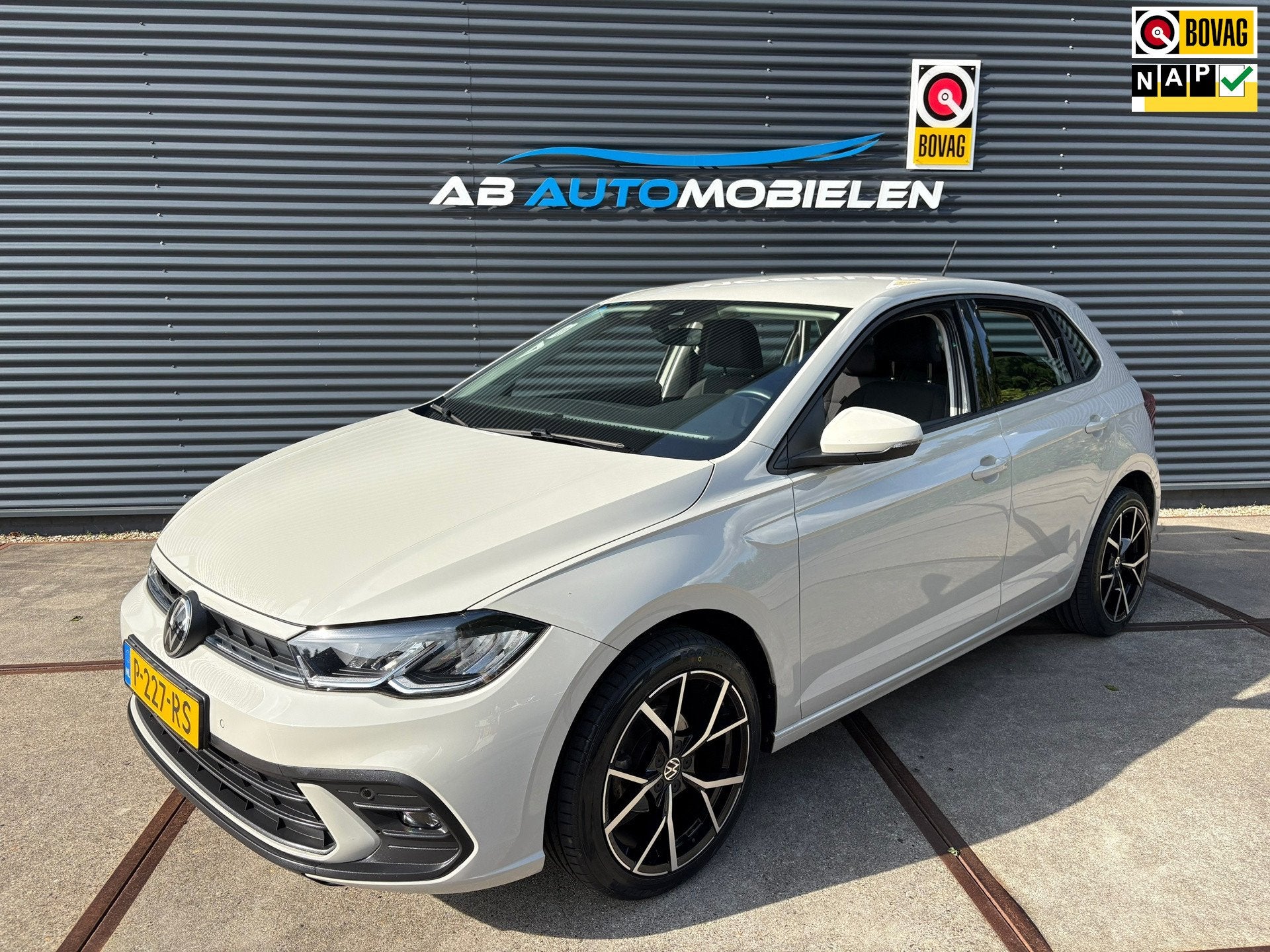 Volkswagen Polo 1.0 TSI Life ASCOT GREY/ CARPLAY/ PARKEERSEN