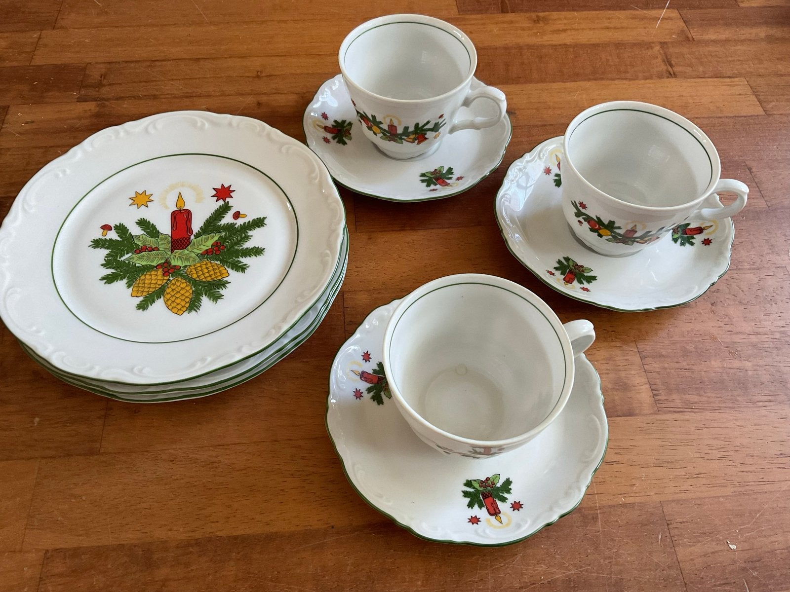 Kerstservies Bavaria: 3 kop en schotels, 3 ontbijtbordjes, Overige merken, Klassiek, Ophalen of Verzenden, Zo goed als nieuw