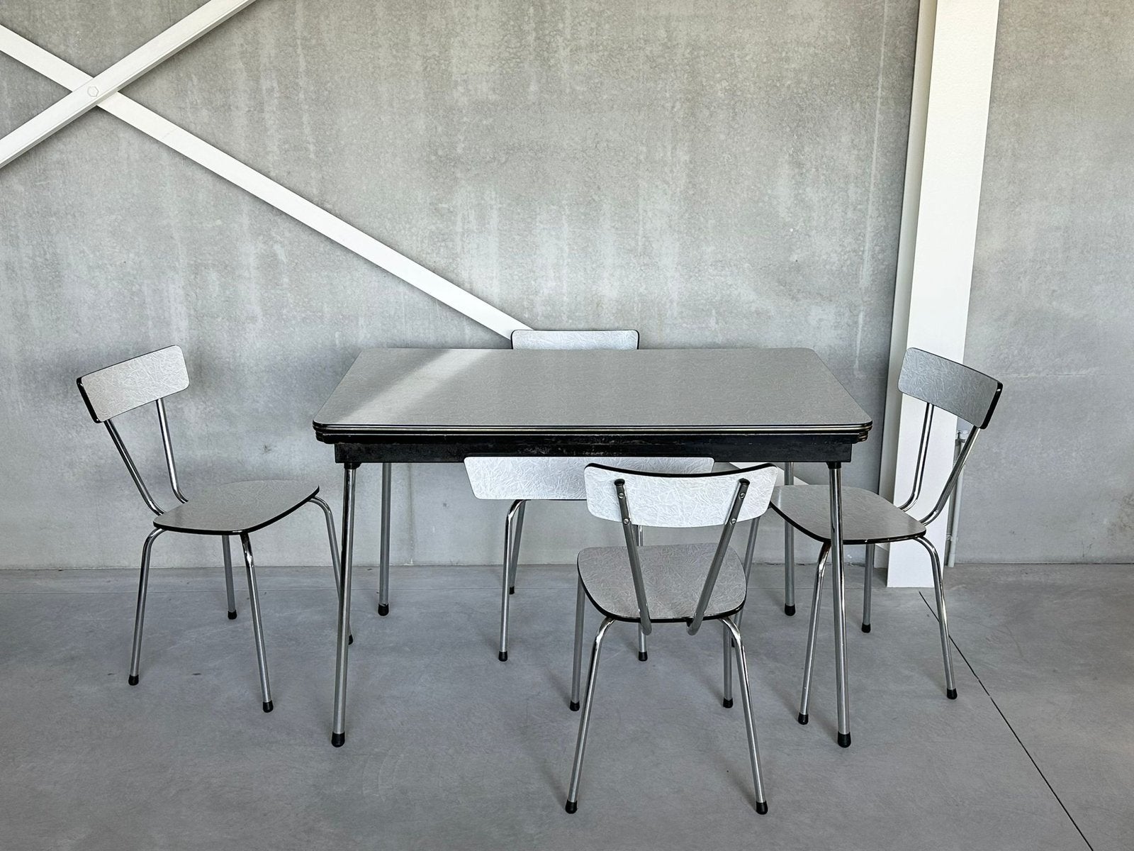 vintage “Tavo” eetkamerset, Ophalen, Zo goed als nieuw, 4 tot 6 stoelen