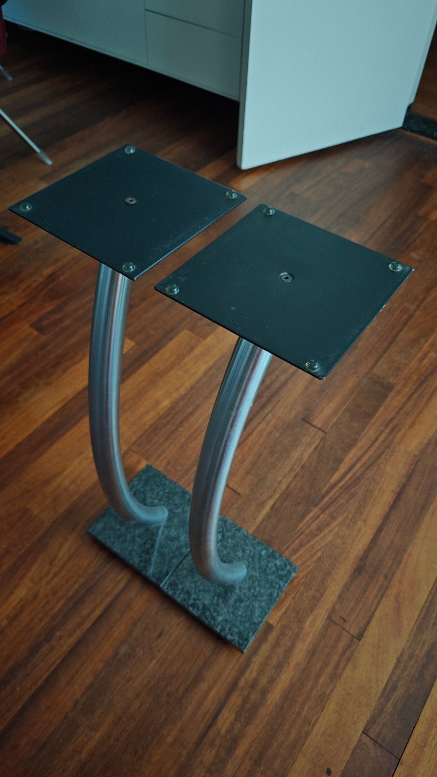 Speakerstandaarden - Set van 2 - Zilver/Zwart, Audio, Tv en Foto, Luidsprekers, Ophalen, Zo goed als nieuw, Speakerset