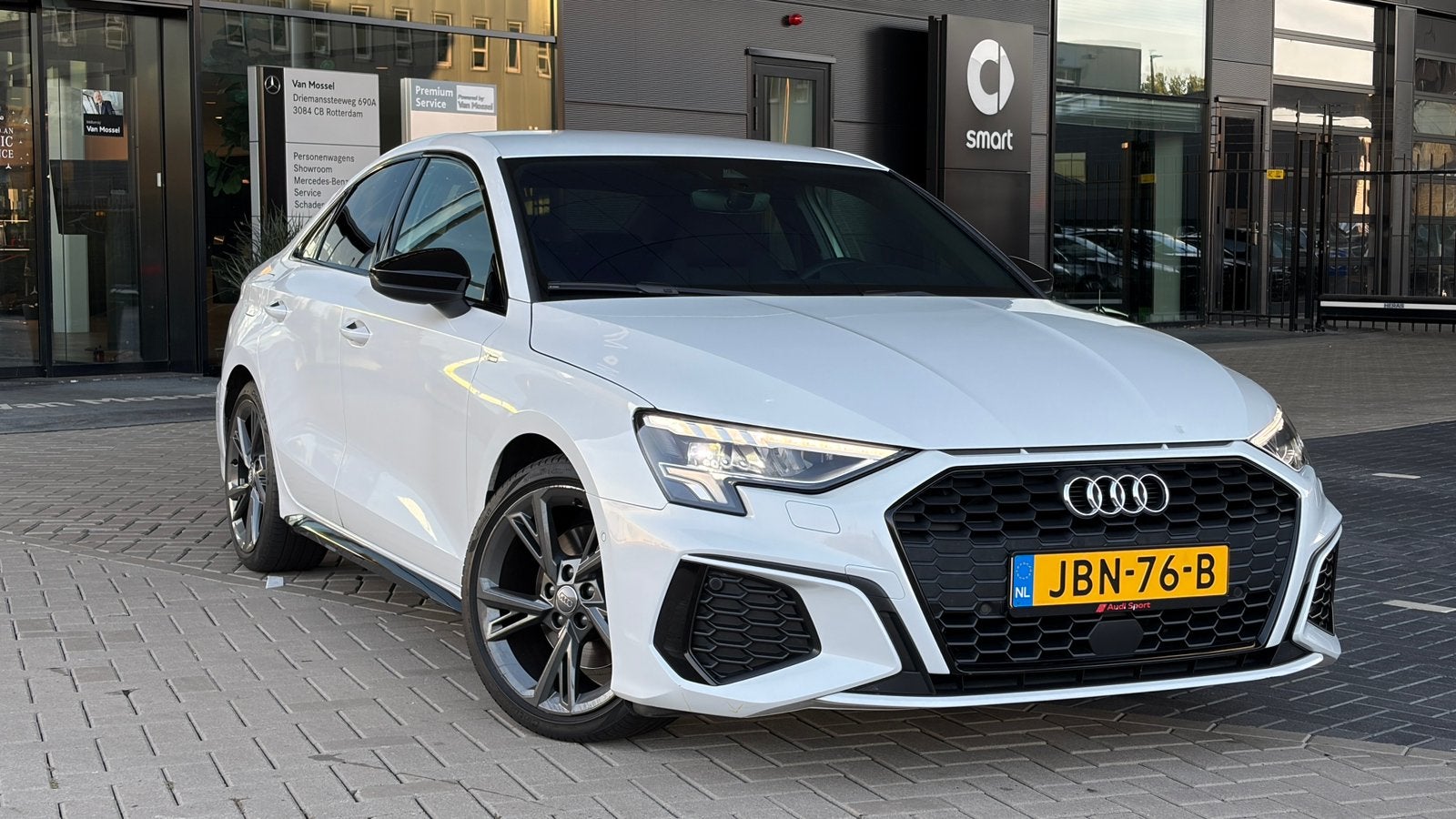 Audi A3 35 Tfsi S-LINE 150pk S-tronic, Limousine, Stof, 1498 cc, 4 cilinders, Wit