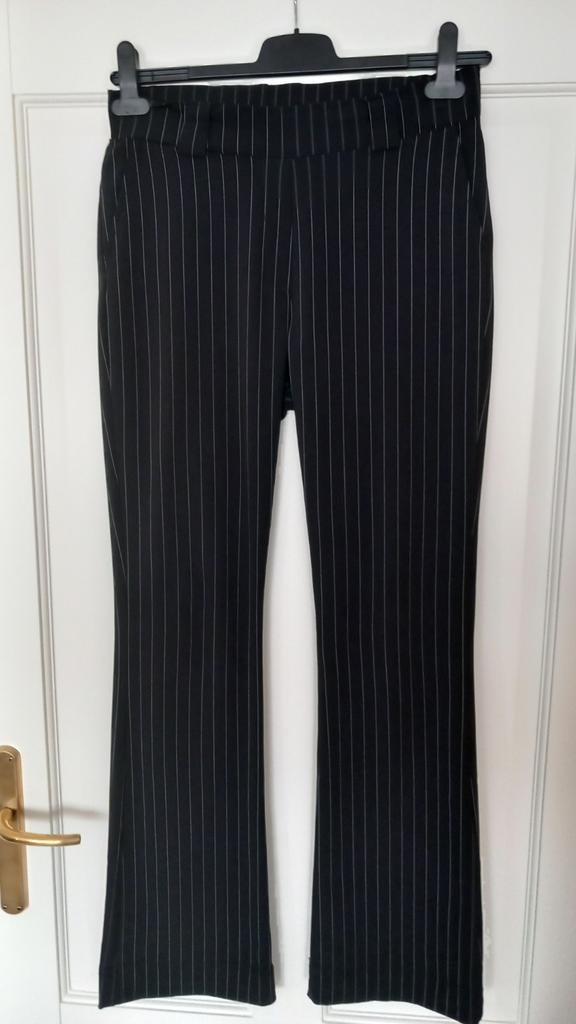 &CO WOMAN* PENELOPE FLARE STRIPE ZWARTE TRAVELSTOF BROEK., Zwart, Ophalen of Verzenden, Zo goed als nieuw, Maat 36 (S)