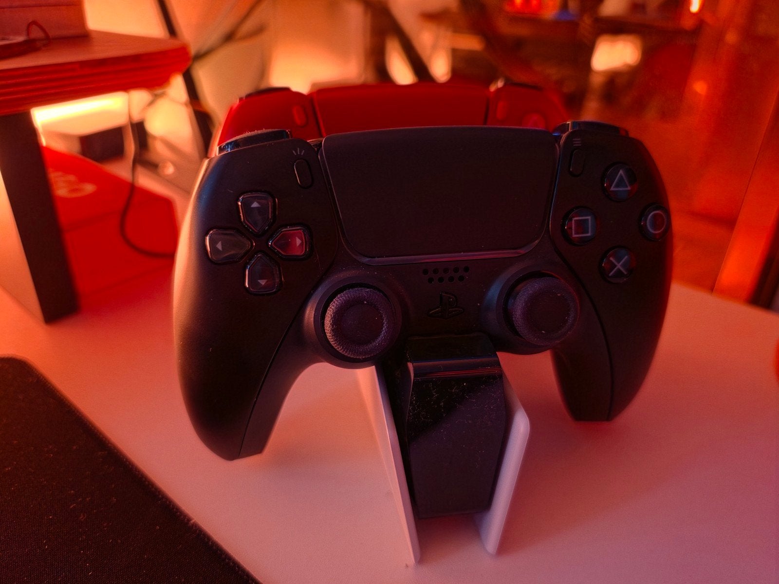 Playstation 5 controller + charging dock, 2 spelers, Ophalen of Verzenden, Zo goed als nieuw, Eén computer