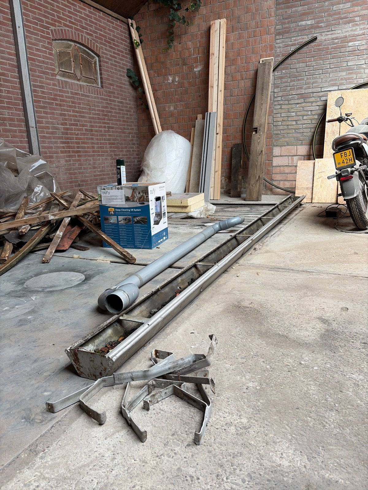 Zinken dakgoot met beugels en PVC afvoerbuis, Doe-het-zelf en Verbouw, Ophalen, Gebruikt, 2 tot 4 meter, Zink