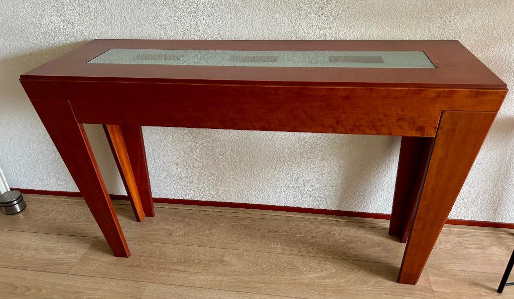 Kersenhouten sidetable met glazen inleg, Ophalen, Kersenhout, 100 tot 150 cm, Modern klassiek