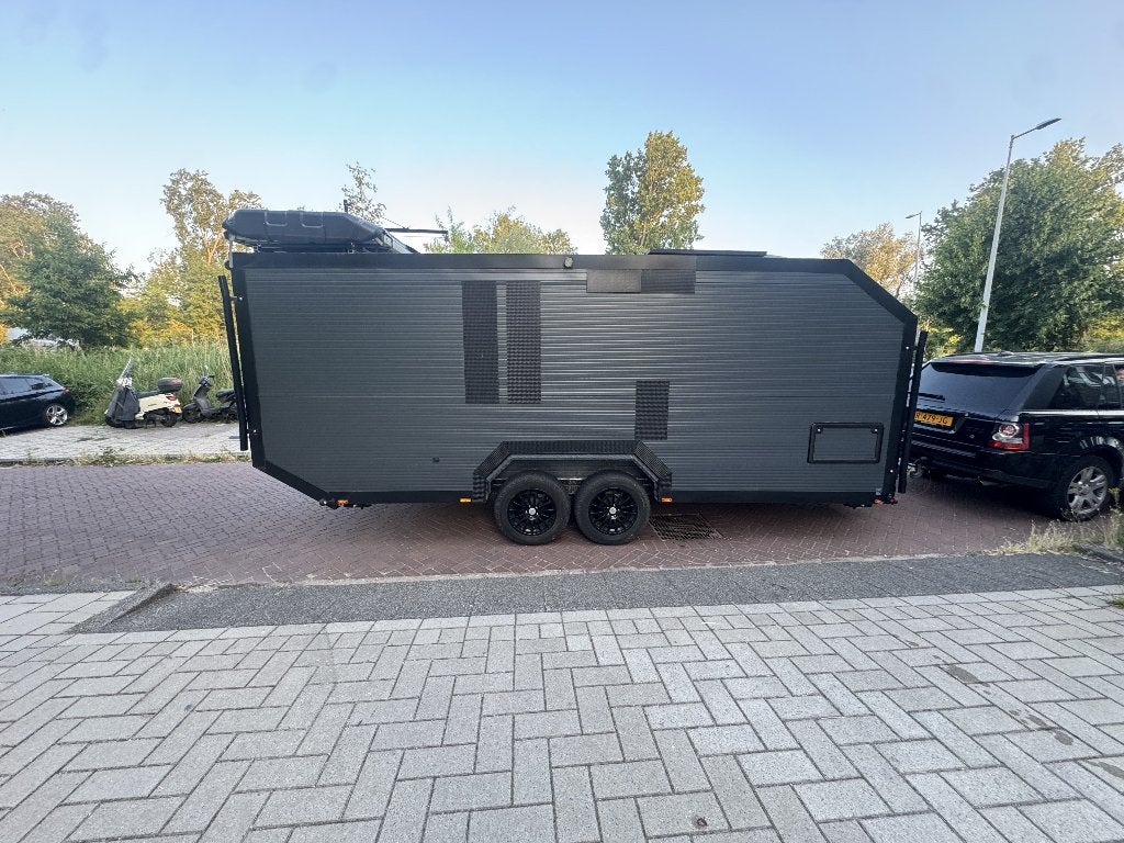 Foto 7 van Unieke RAW Adventure Caravan | Dubbelasser  Off-Grid