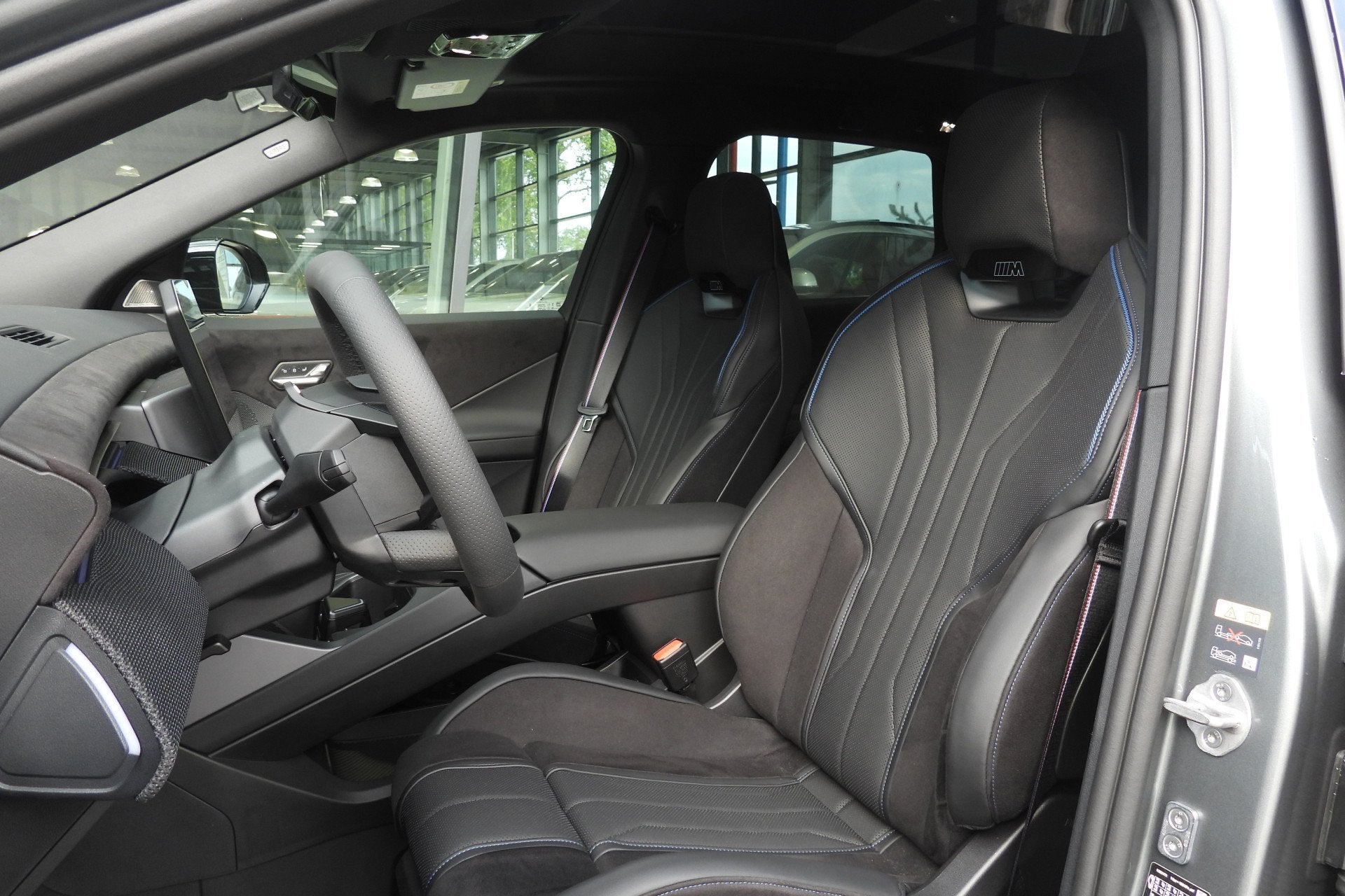 BMW iX3 40 eDrive M Sport / Trekhaak / M Sportstoelen / Park, Auto's, Dealer onderhouden, Achterwielaandrijving, 82 kWh, 21 min