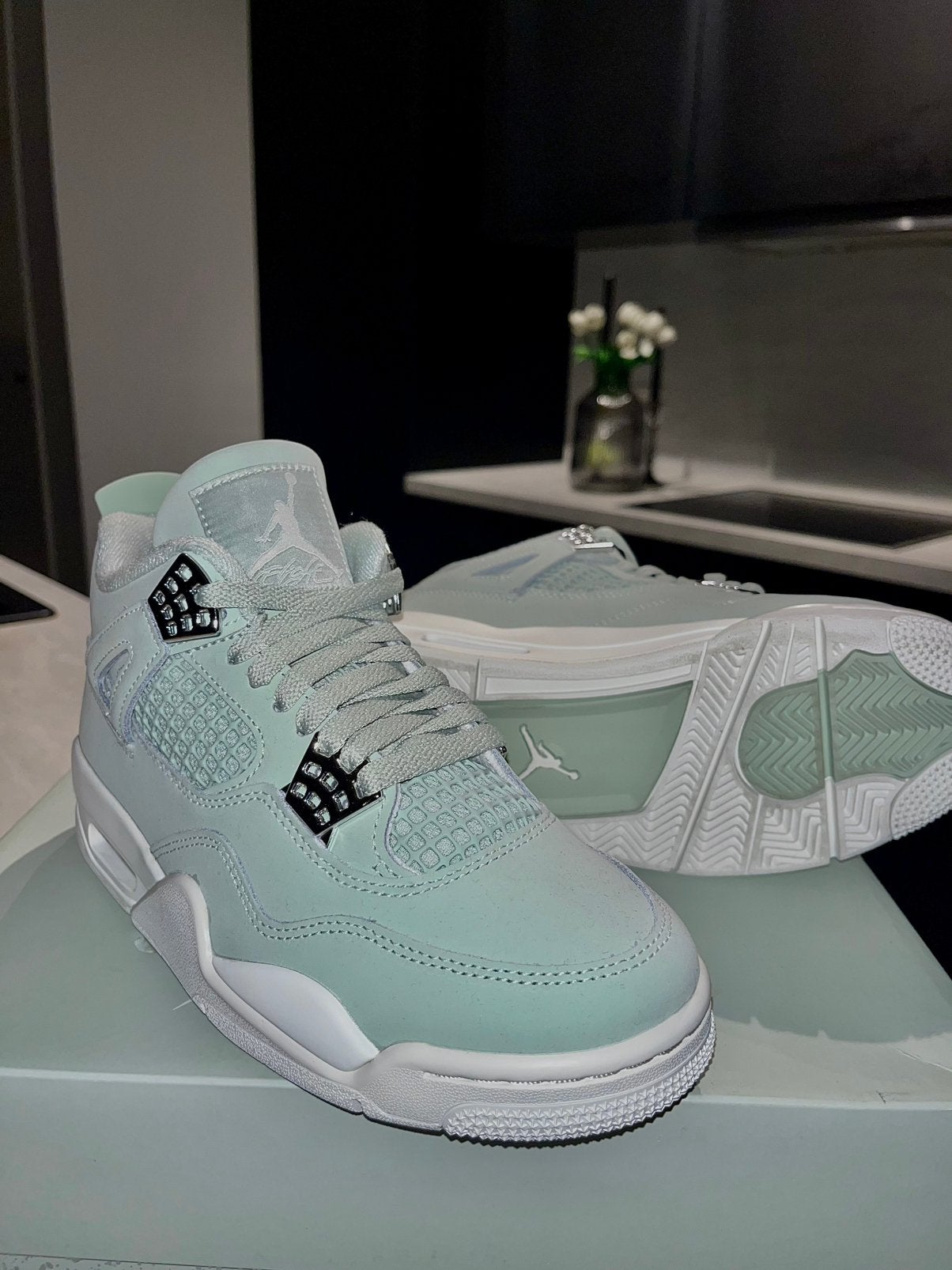 Air Jordan 4 Retro - 37,5, Kleding | Dames, Schoenen, Verzenden, Nieuw, Sneakers of Gympen, Groen