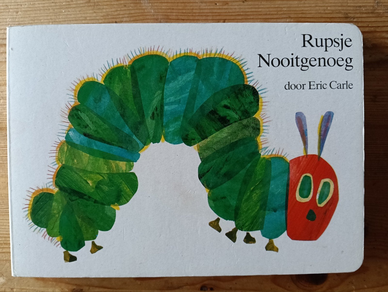 Rupsje Nooitgenoeg - Eric Carle (Zo goed als nieuw), Ophalen of Verzenden, Zo goed als nieuw, Eric Carle, 2 tot 3 jaar