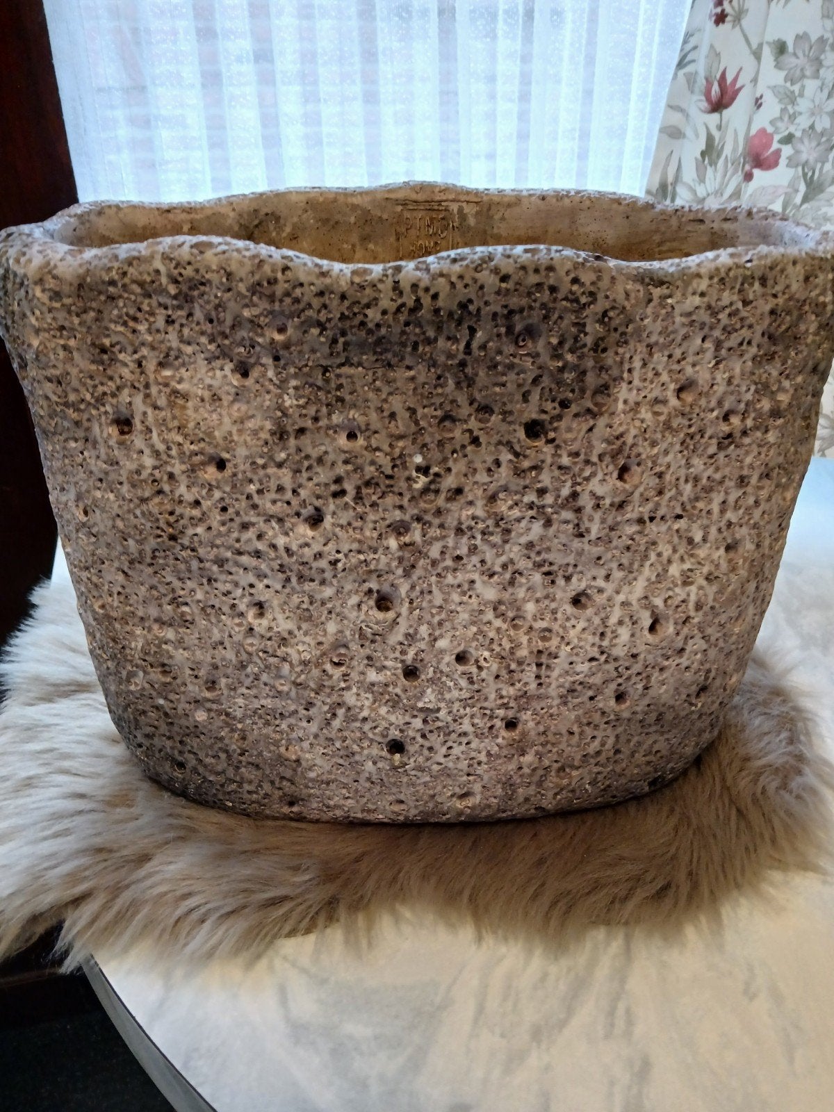 Zware bloempot van de Intratuin. De hoogte is 25 cm, Ophalen, Zo goed als nieuw, Overige vormen, Binnen