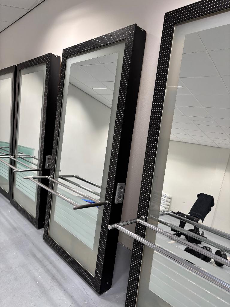 Salon spiegels en wasbak, Ophalen, Zo goed als nieuw