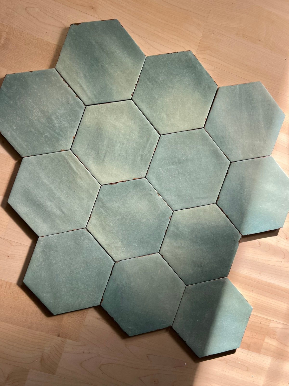 Hexagon blauw groene tegels nanda tiles, badkamer wc 3m2, Nieuw, Ophalen of Verzenden, Minder dan 20 cm, Minder dan 5 m²